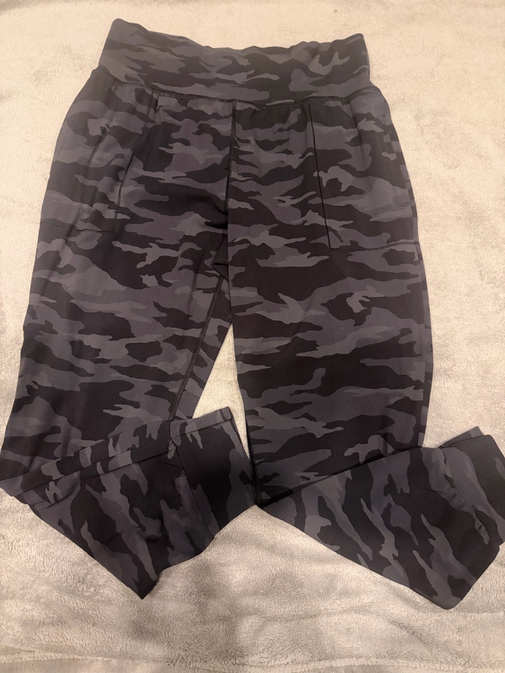 Athleta Women's Black & Gray Camo Joggers